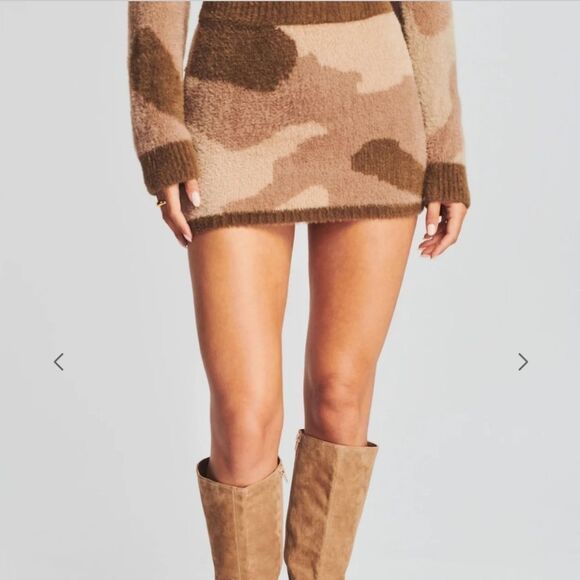 SER.O.YA  Tetra Fuzzy Skirt in Beige Camo Size Large - Picture 1 of 4